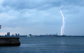Protect facilities against Lighting strikes with surge protection devices